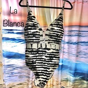 💦 La Blanca One Piece - 14